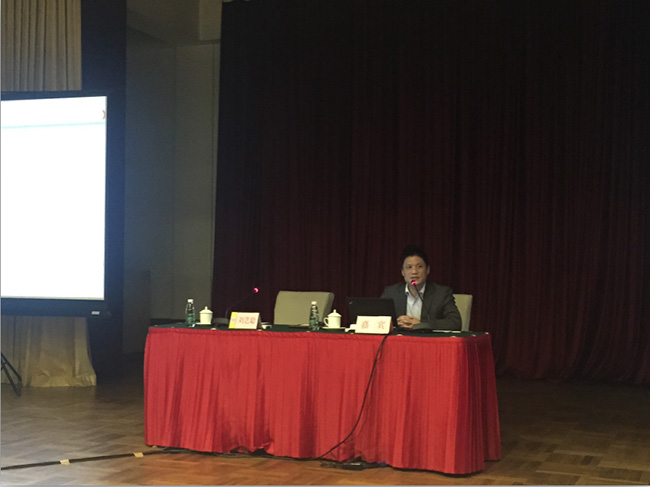 北京OETY欧亿体育互联信息顾问有限公司董事长、首席研究员杨冰之在会议中做了《互联网+下政府网站集约化建设思路》主题培训