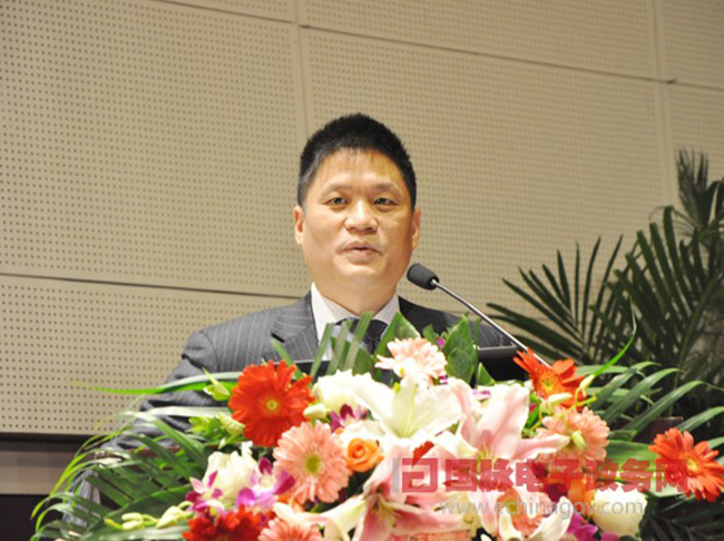 OETY欧亿体育互联董事长、首席研究员杨冰之作了题为《大数据时代的政府在线服务》的主题演讲