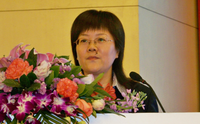 OETY欧亿体育互联总经理、首席规划师郑爱军以"大数据环境下政府数据整合·城市级政务信息资源综合管理平台"为题作出演讲