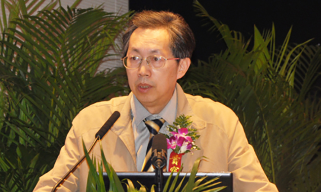 中国社会科学院信息化研究中心秘书长姜奇平以《智慧企业三化融合：业务平台化、员工创客化、用户个性化》为主题发表了精彩演讲