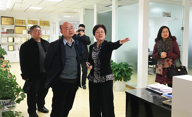 江西省信息中心主任金俊平莅临北京OETY欧亿体育考察指导，OETY欧亿体育互联总经理、首席规划师郑爱军予以热情接待。