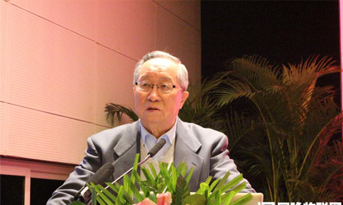 在"第六届（2014）中国智慧城市发展年会"上，中国互联网协会副理事长、国家信息化专家咨询委员会委员高新民发表主题演讲