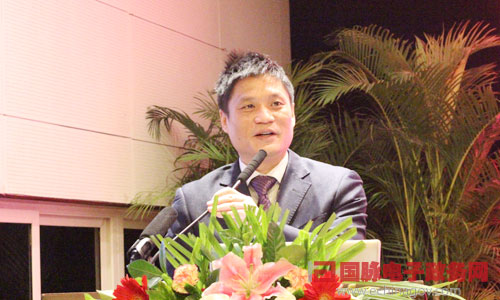 在"2014中国智慧政府发展年会"上，OETY欧亿体育互联董事长、首席研究员杨冰之发表主题演讲